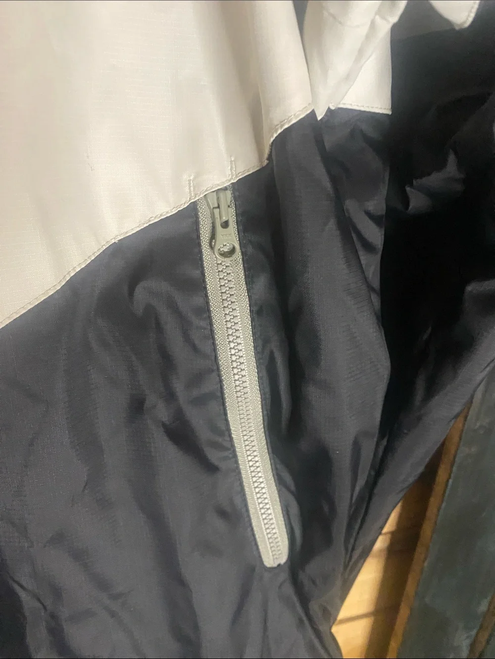 Nike Sportswear WindrunnerHooded Colorblock Windbreaker Gray/White/Black XXL